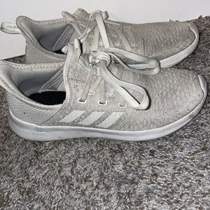 Adidas used memory foam sz 6